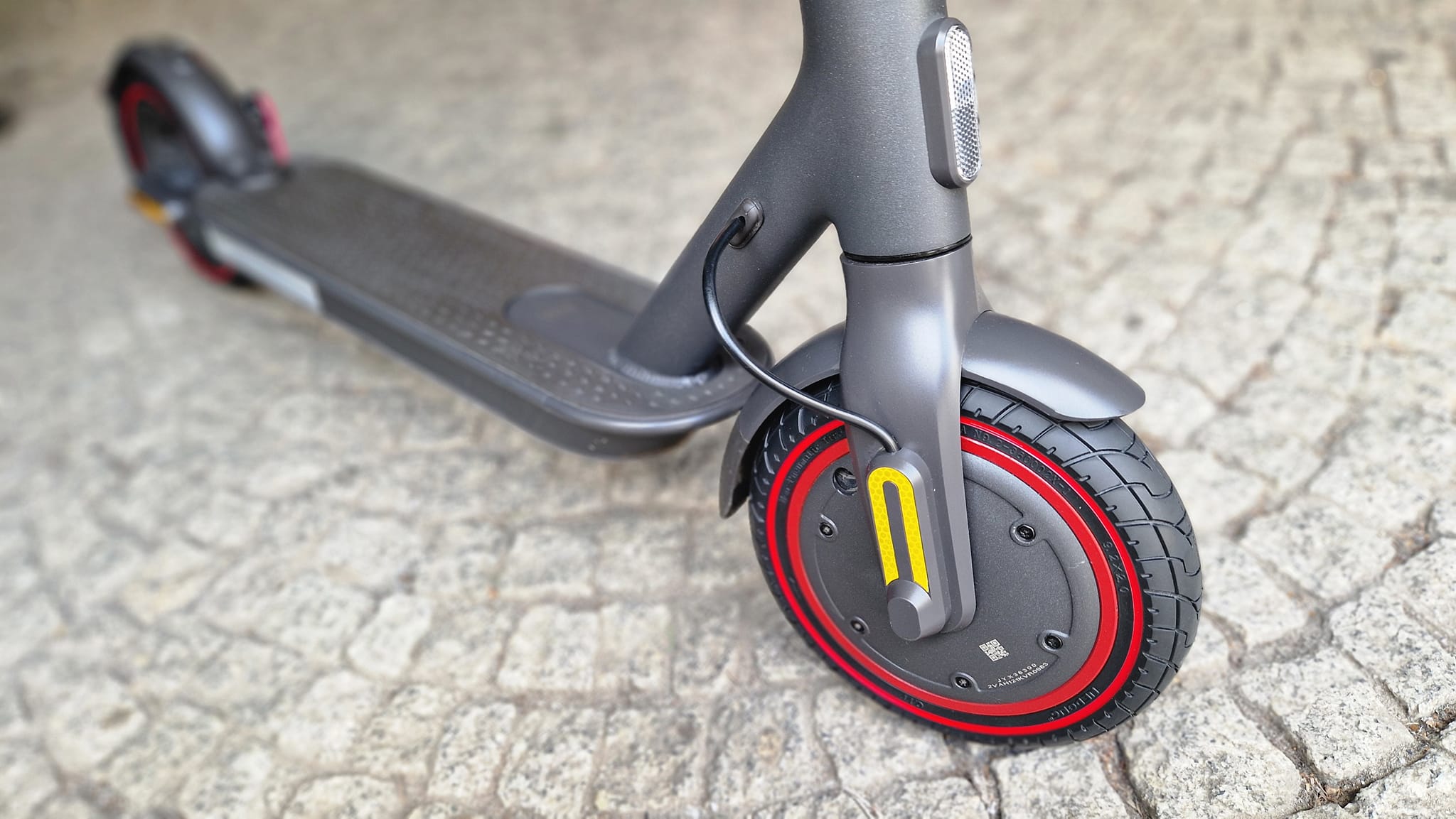 Montaż opon bezdętkowych w hulajnodze