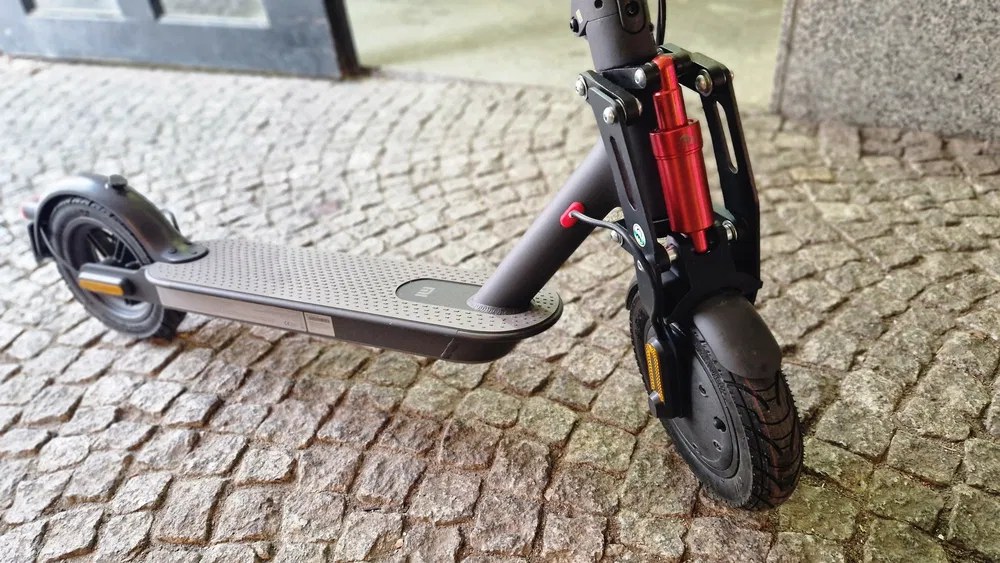 Montaż amortyzatora w hulajnodze elektrycznej